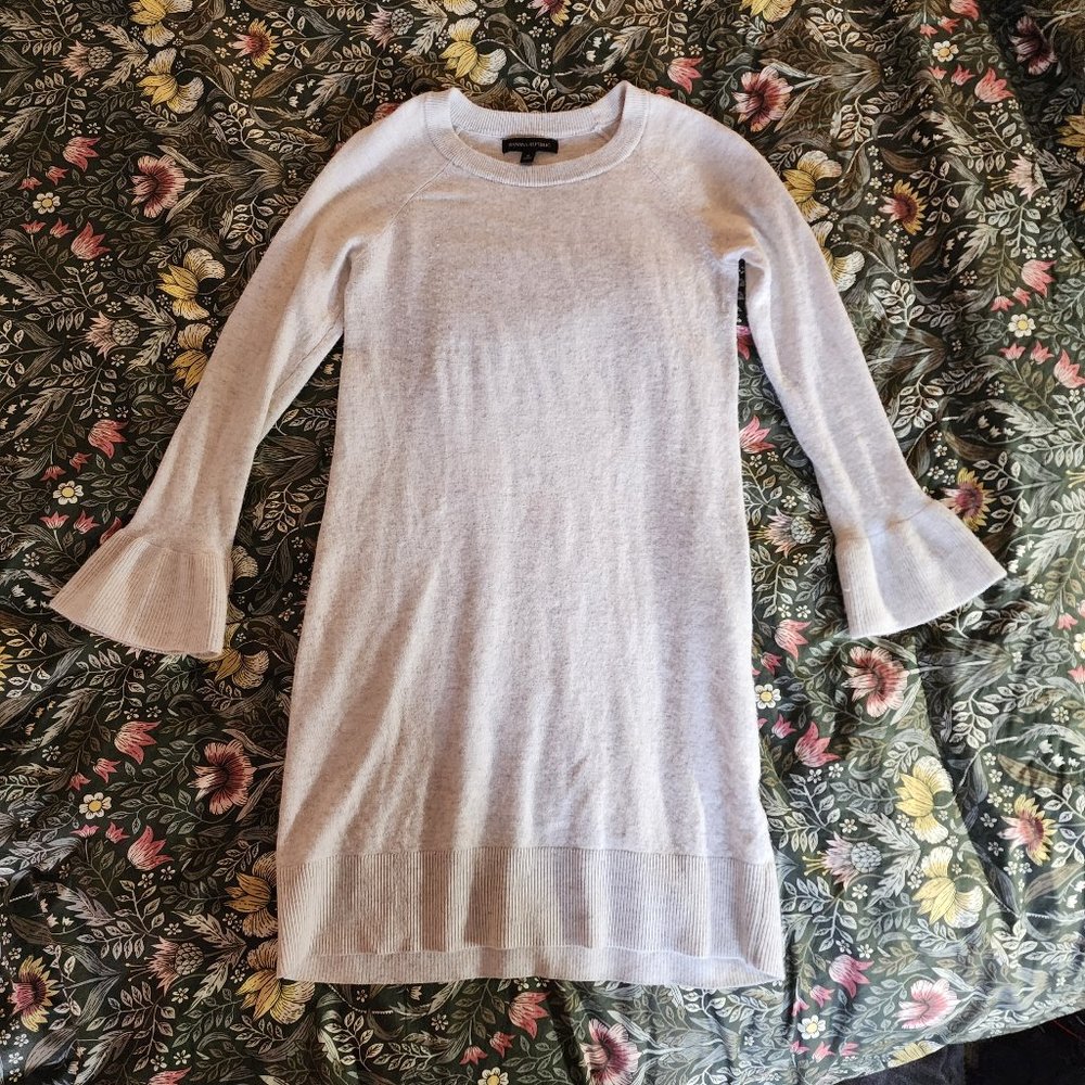 White Banana Republic bell-sleeved dress, size small
